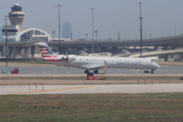 Canadair Regional Jet CRJ-200 (N939LR)