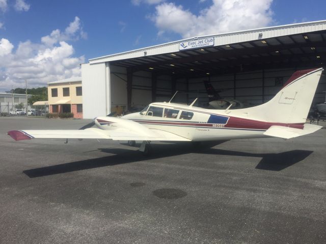 Piper PA-30 Twin Comanche (N8359Y)