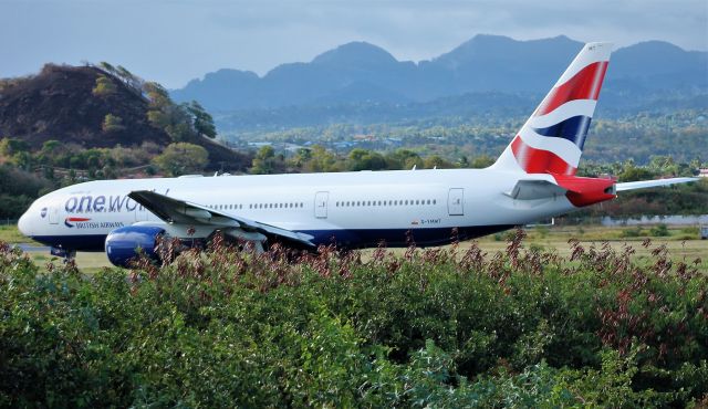 Boeing 777-200 (G-YMMT)