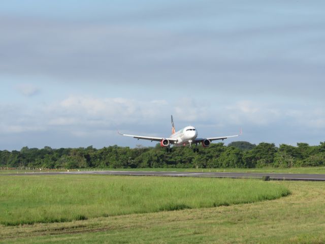 Airbus A320 (XA-VAX) - Shining morning...