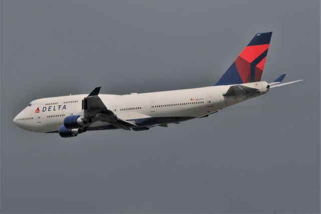 Boeing 747-400 (N667US)