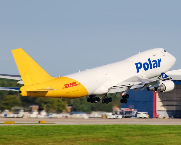 Boeing 747-400 (N487MC) - A Polar Air Cargo 747 departs CVG.