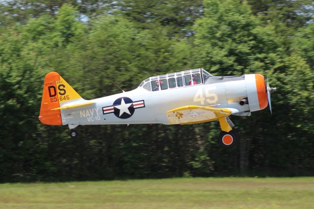 North American T-6 Texan (N645DS)