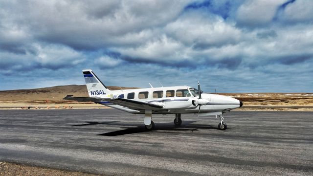 Piper Navajo (N13AL)