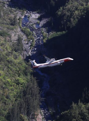 de Havilland Dash 8-400 (F-ZBMC) - Air to Air et Réunion Island MILAN73