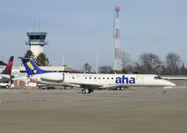 Embraer ERJ-145 (N839HK)