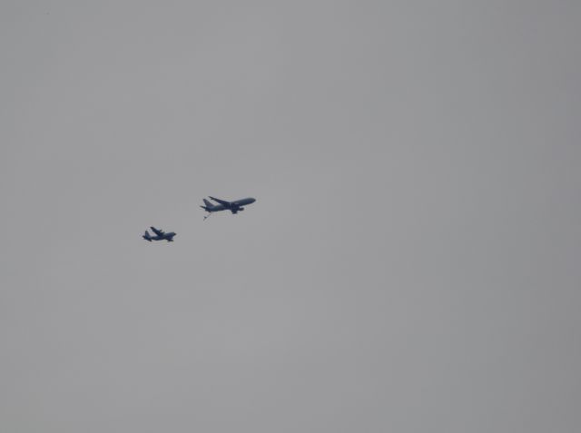 BOEING 767-200 (N842BA) - Military practicing refueling over Lake Havasu City today.