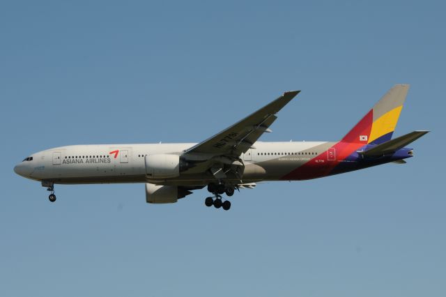 Boeing 777-200 (HL7791)