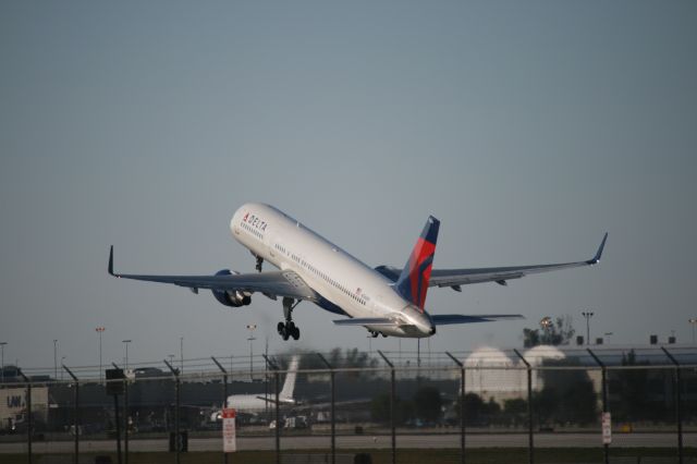 Boeing 757-200 (N556NW)