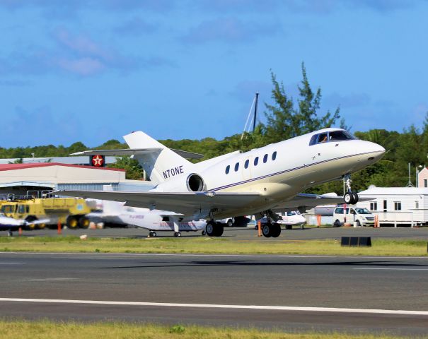 Hawker 800 (N70NE)