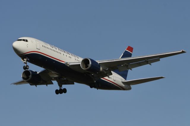 BOEING 767-200 (N250AY) - November 25, 2007 - arrived Philadelphia 