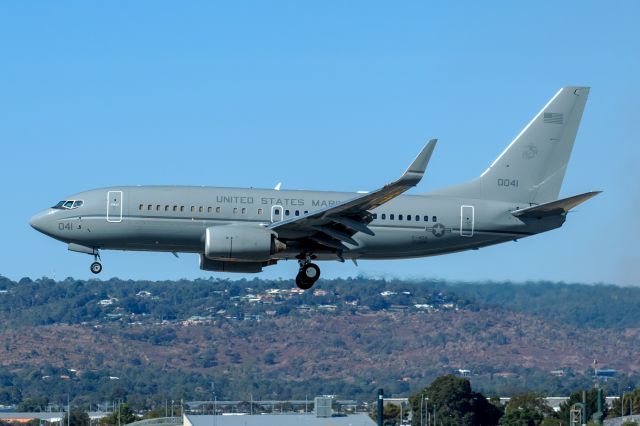 Boeing 737-700 (17-0041) - Boeing  737-7 cn 30184-924. US Marines C-40A Clipper 170041 rwy 03 arrival Perth Airport (YPPH) 07 May 2024