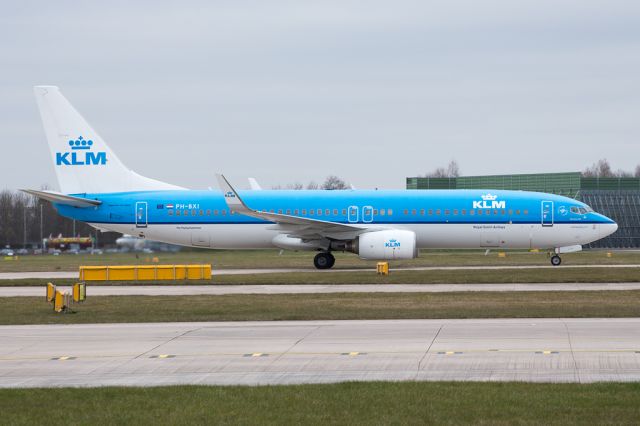 Boeing 737-800 (PH-BXI) - KLM1081 arriving from Amsterdam.