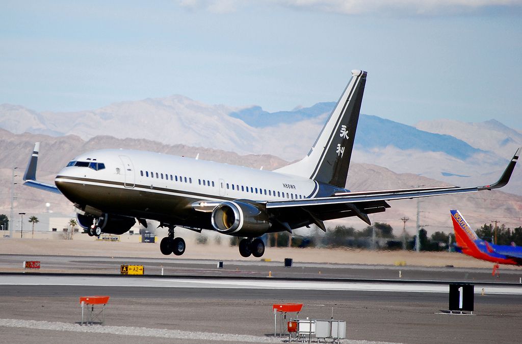 Boeing 737-700 (N88WR) - Wynn Resorts Boeing 737-79U BBJ N88WR (cn 29441/111) Steven Wynn  Las Vegas - McCarran International (LAS / KLAS) USA - Nevada, January 31, 2010 Photo: Tomas Del Coro