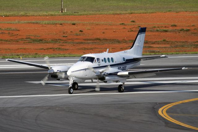 Beechcraft King Air 90 (PT-OQS)