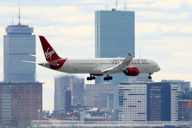 Boeing 787-9 Dreamliner (G-VZIG) - Virgin 11 Bravo arriving from London on 33L