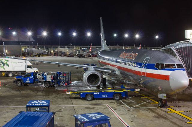 Boeing 737-800 (N979AN)