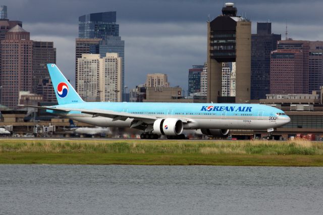 BOEING 777-300ER (HL8346)