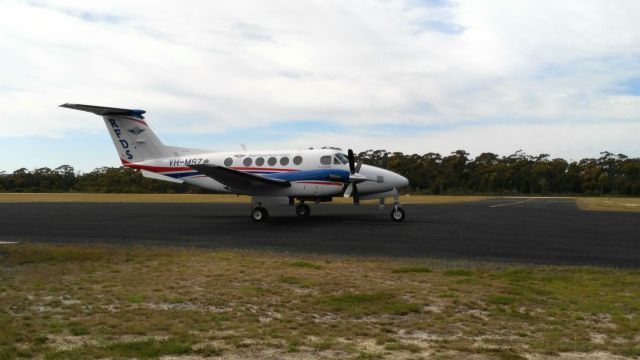 Beechcraft Super King Air 200 (VH-MSZ) - RFDS VH-MSZ at YSTH (St Helens)