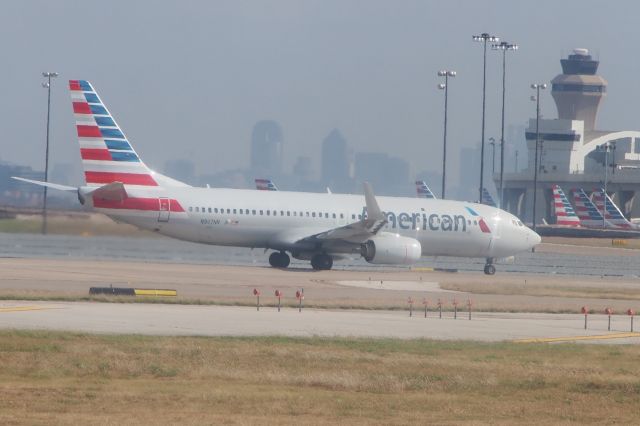 Boeing 737-700 (N907NN)