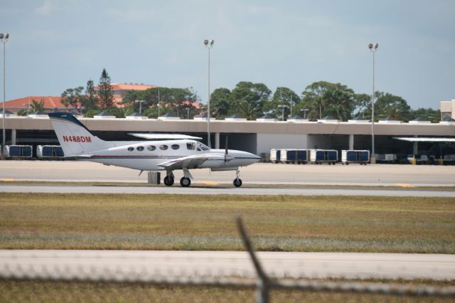Cessna 421 (N488DM)