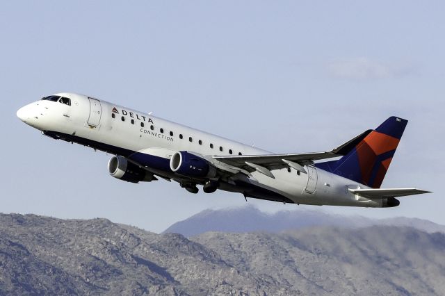 Embraer 175 (N206SY)
