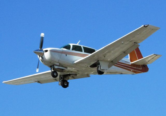 Mooney M-20 (N4247H) - Landing on RWY 24