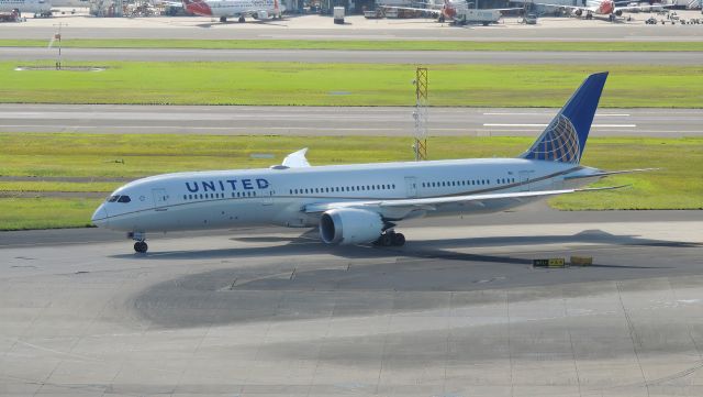 Boeing 787-9 Dreamliner (N29968) - This lovely Boeing 787-9 was departing from Sydney on the 28/3/21 for a straight out departure on runway 16R to Los Angeles (KLAX).