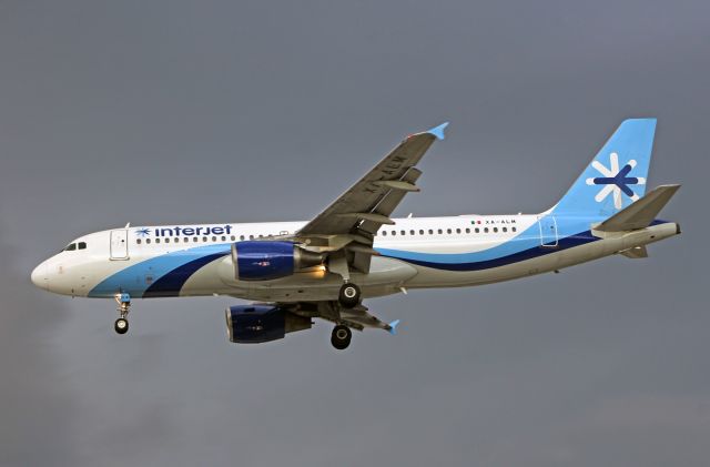 Airbus A320 (XA-ALM) - Interjet / Airbus A320-214 / MSN 1308 / XA-ALM / MMMX 07/2019
