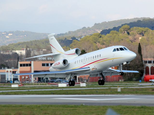 Dassault Falcon 900 (G-FLCN)
