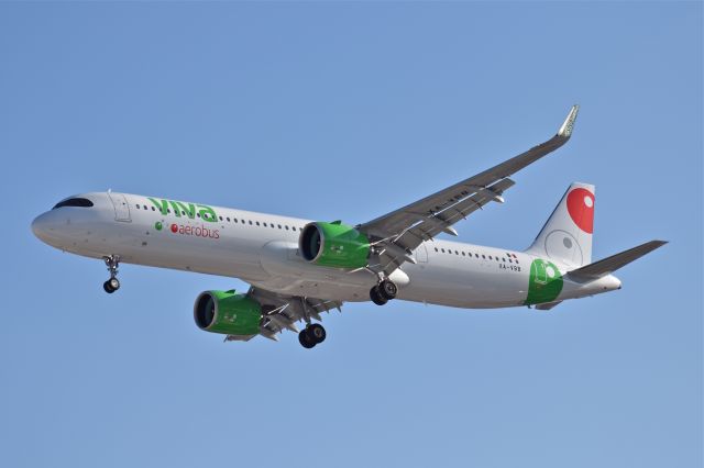 Airbus A321 (XA-VBB) - Airbus A321-271NXLR XA-VBB MSN 10054 of VivaAerobus on short final to runway 05R at Mexico City International Airport (10/2020).