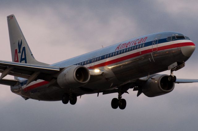 Boeing 737-700 (N936AN)