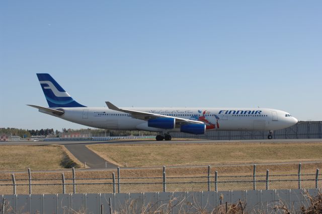 OH-LQA — - Taxing at Narita Intl Airport on 2007/1/8 Santa Claus c/s