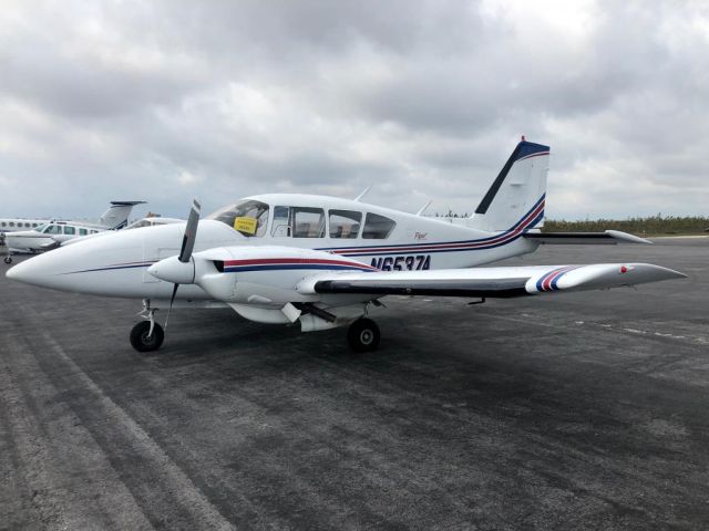 Piper Aztec (N6537A)