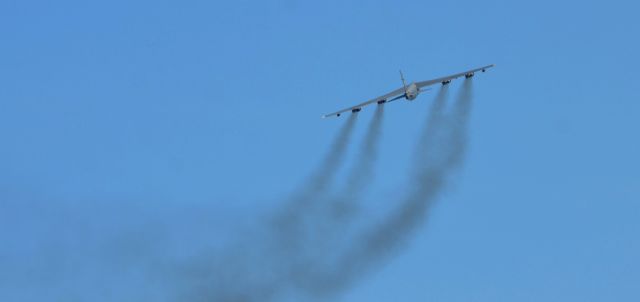 Boeing B-52 Stratofortress —