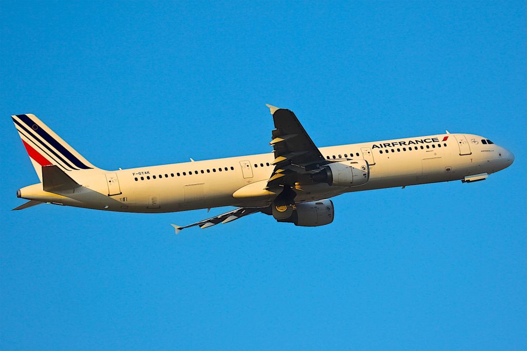 Airbus A321 (F-GTAK)