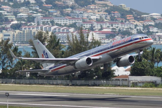 BOEING 767-300 (N653A)