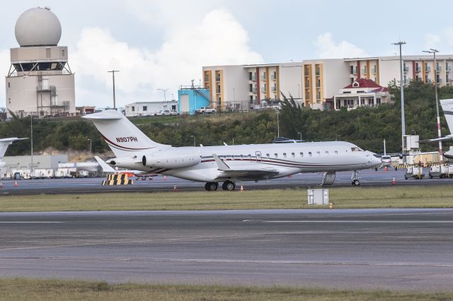 Bombardier Global Express (N907PH)