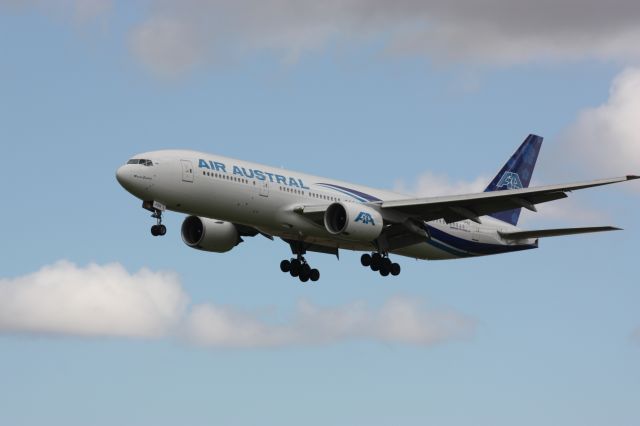 Boeing 777-200 (F-OPAR)