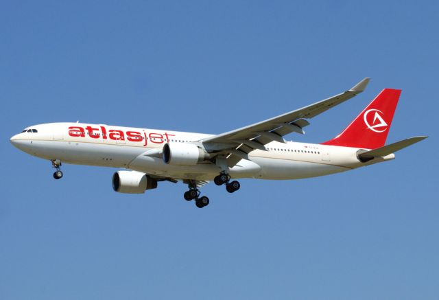 Airbus A330-200 (TC-ETK)