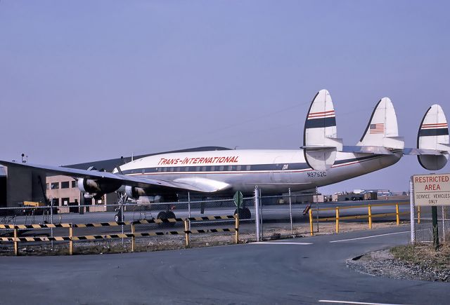 N9752C — - AIR INTERNATIONAL - LOCKHEED L-1049H SUPER CONSTELLATION - REG N9752C (CN 4850) - NEW YORK - JOHN F. KENNEDY INTERNATIONAL (IDLEWILD) USA NEW YORK - KJKF (10/10/1964)