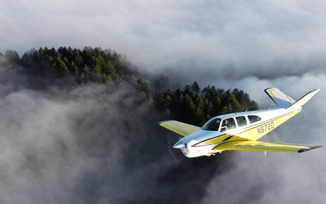 Beechcraft 35 Bonanza (N672D)