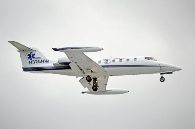 Learjet 35 (N325NW)