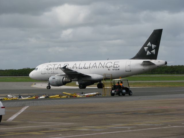 Airbus A320 (N702UW)