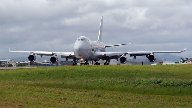 Boeing 747-400 (LX-UCV)