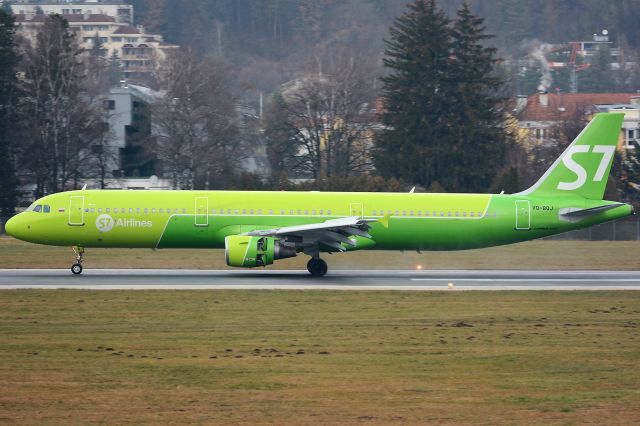 Airbus A321 (VQ-BQJ)