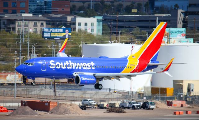 Boeing 737-700 (N7881A) - SPOTTED AT KPHX; FEB, 28, 2021