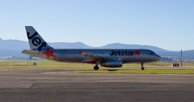 Airbus A320 (VH-JQX)