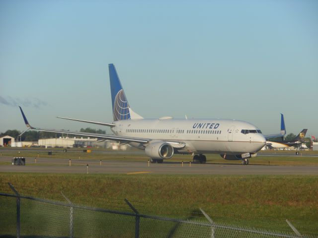 Boeing 737-800 (N73259)