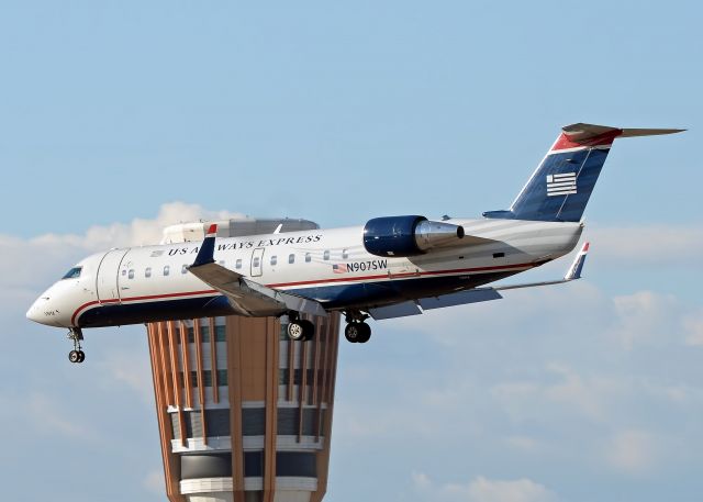 Canadair Regional Jet CRJ-200 (N907SW)